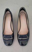 Load image into Gallery viewer, Ladies In Hand Shoes/ Judging shoes
